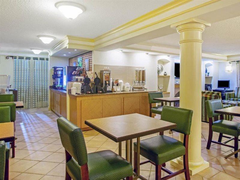 La Quinta Inn By Wyndham Victoria Buitenkant foto