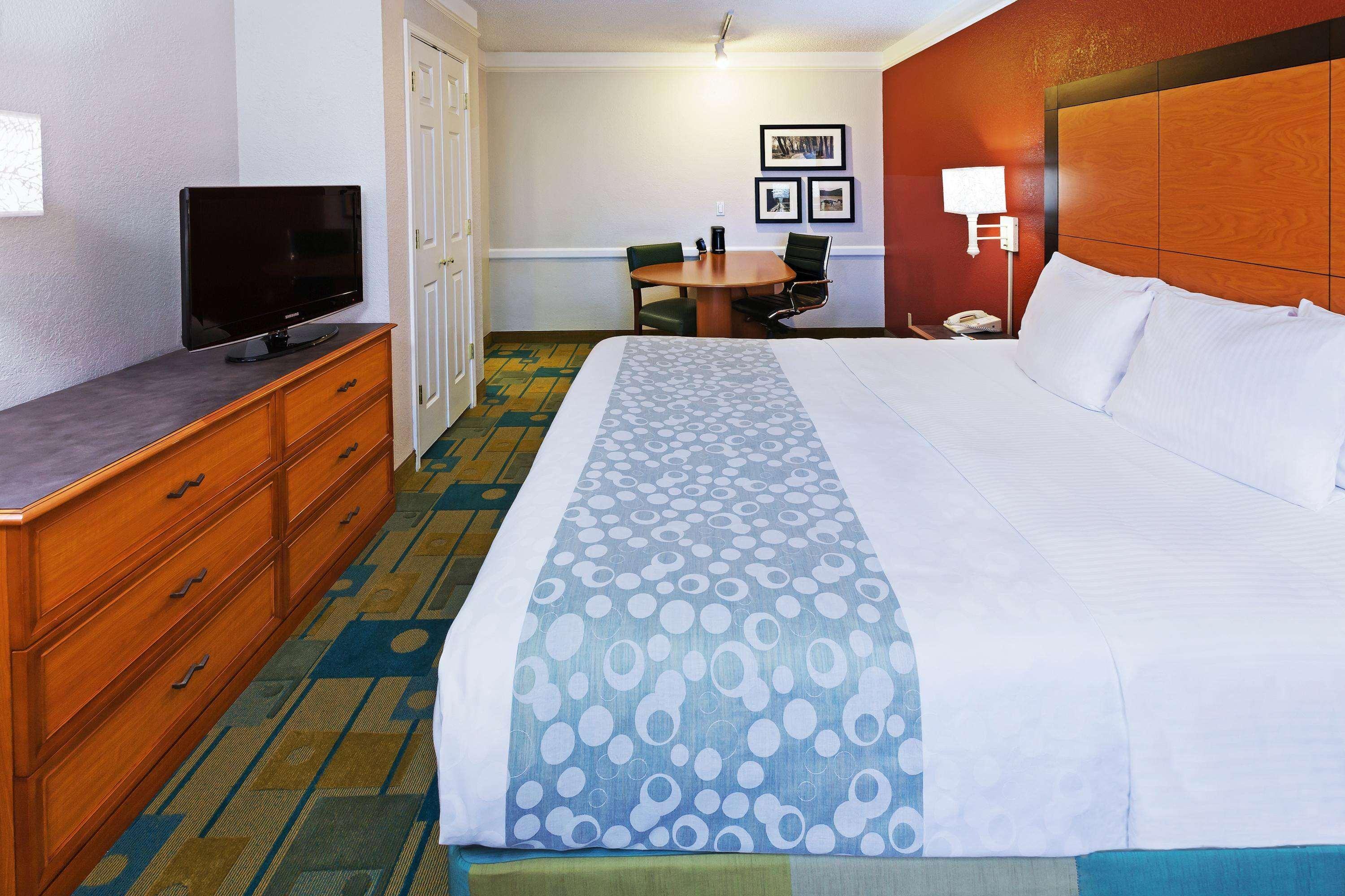 La Quinta Inn By Wyndham Victoria Buitenkant foto