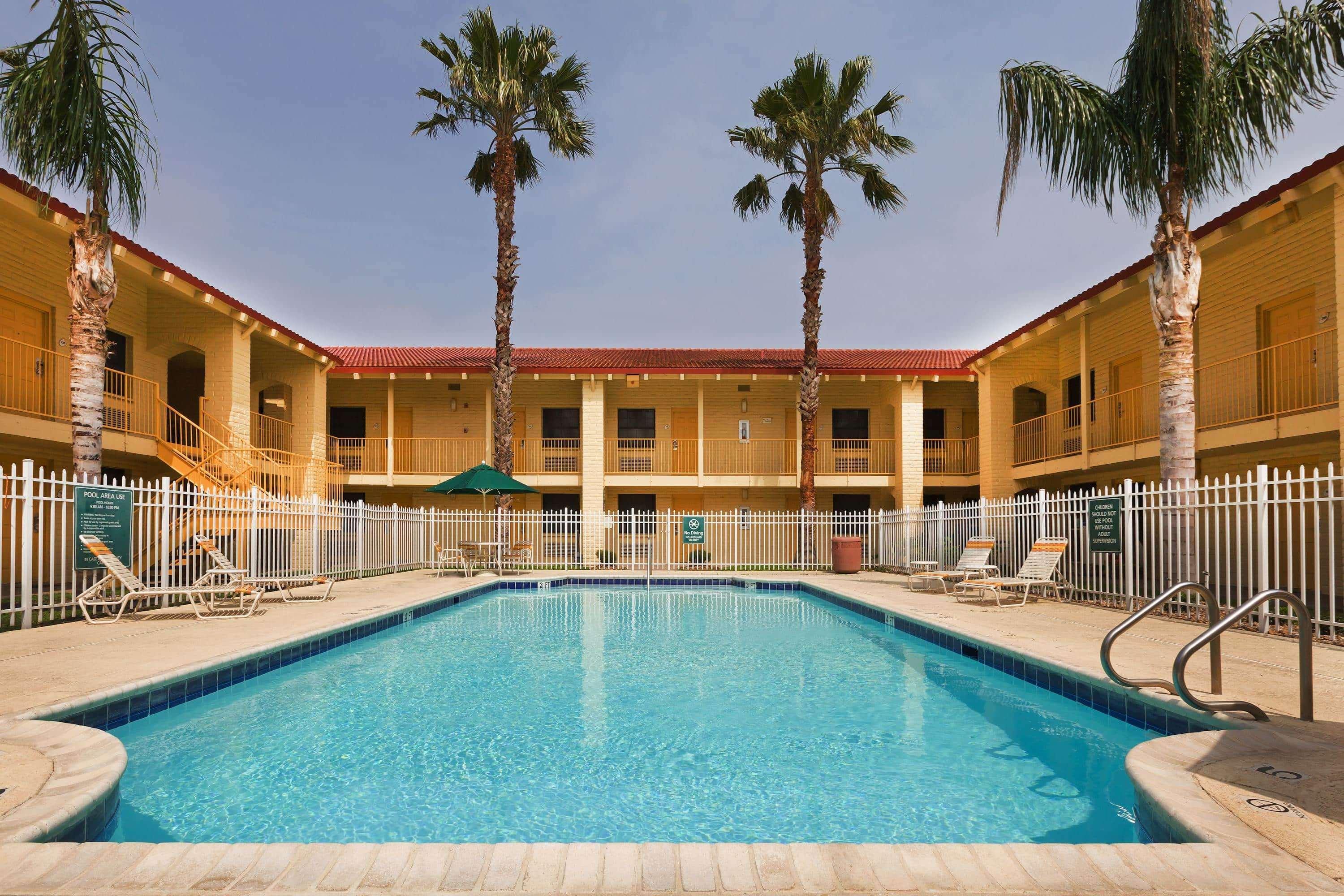 La Quinta Inn By Wyndham Victoria Buitenkant foto