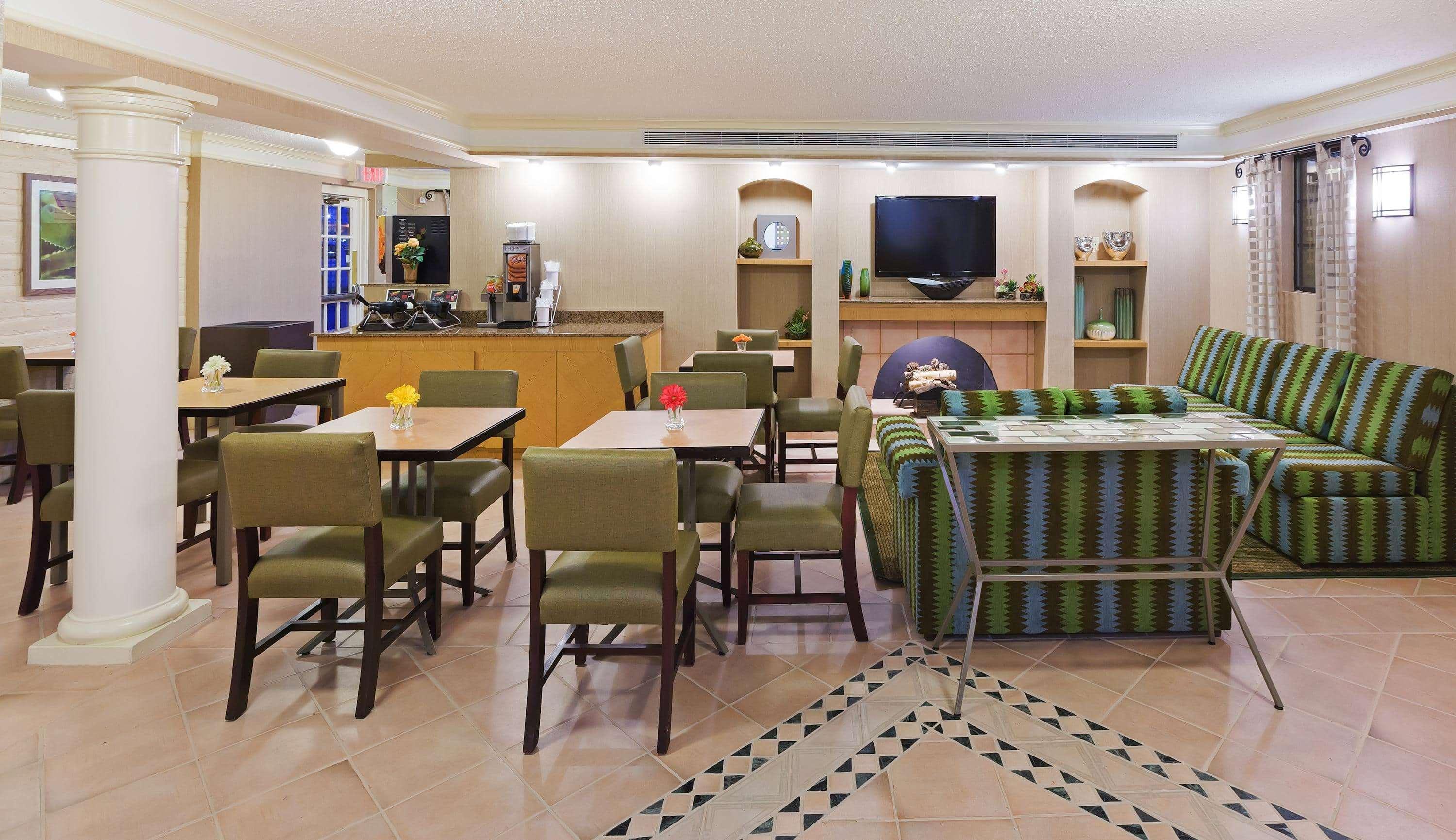 La Quinta Inn By Wyndham Victoria Buitenkant foto