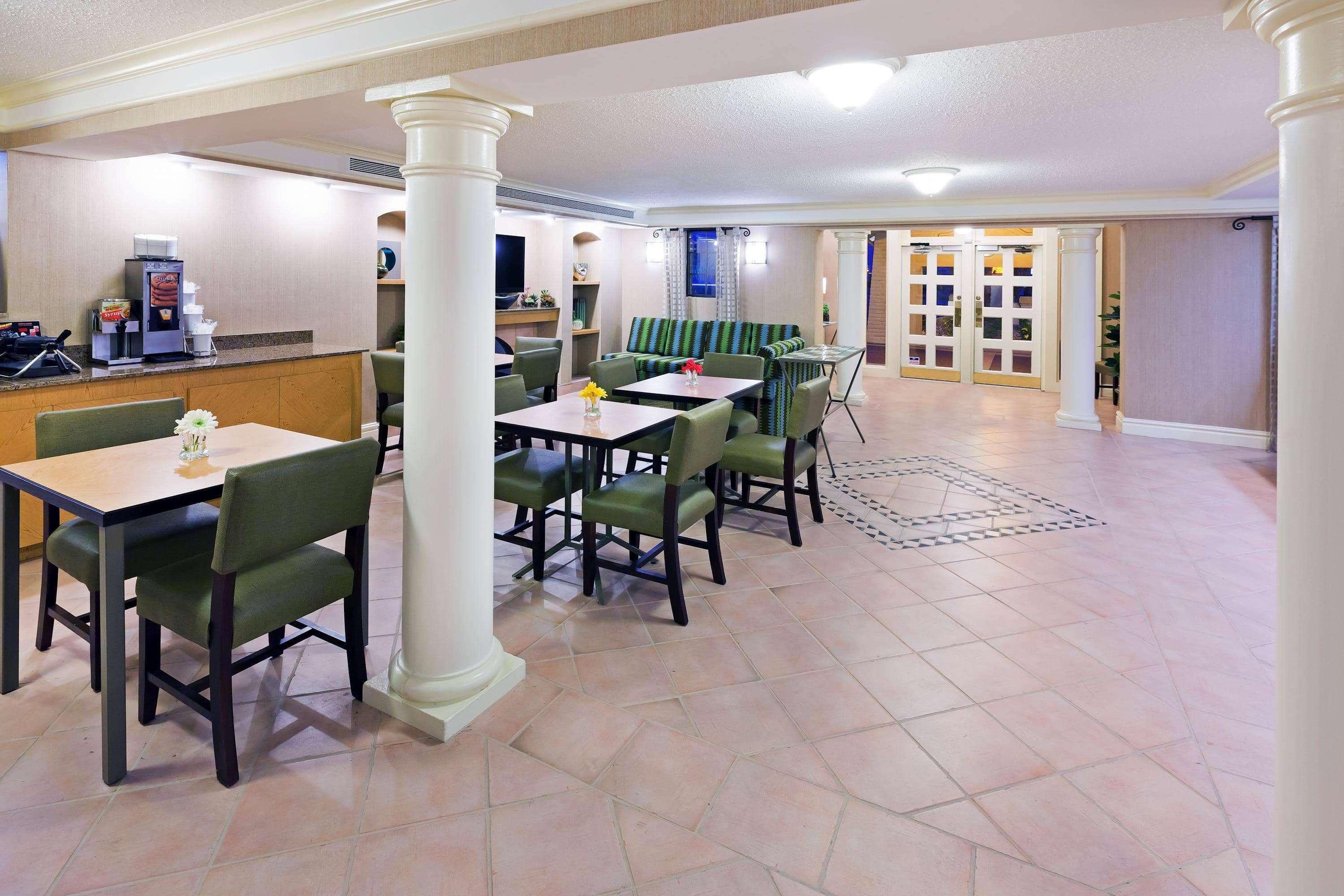 La Quinta Inn By Wyndham Victoria Buitenkant foto