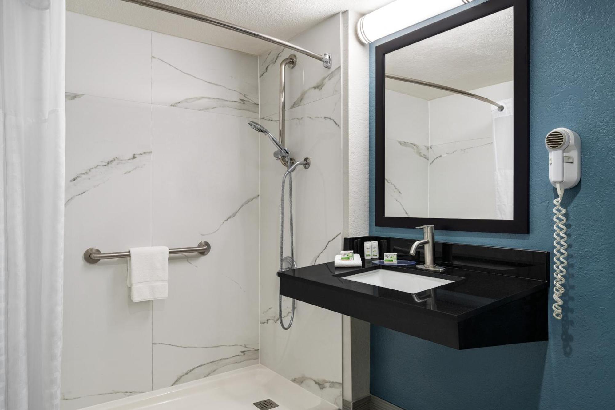 La Quinta Inn By Wyndham Victoria Buitenkant foto