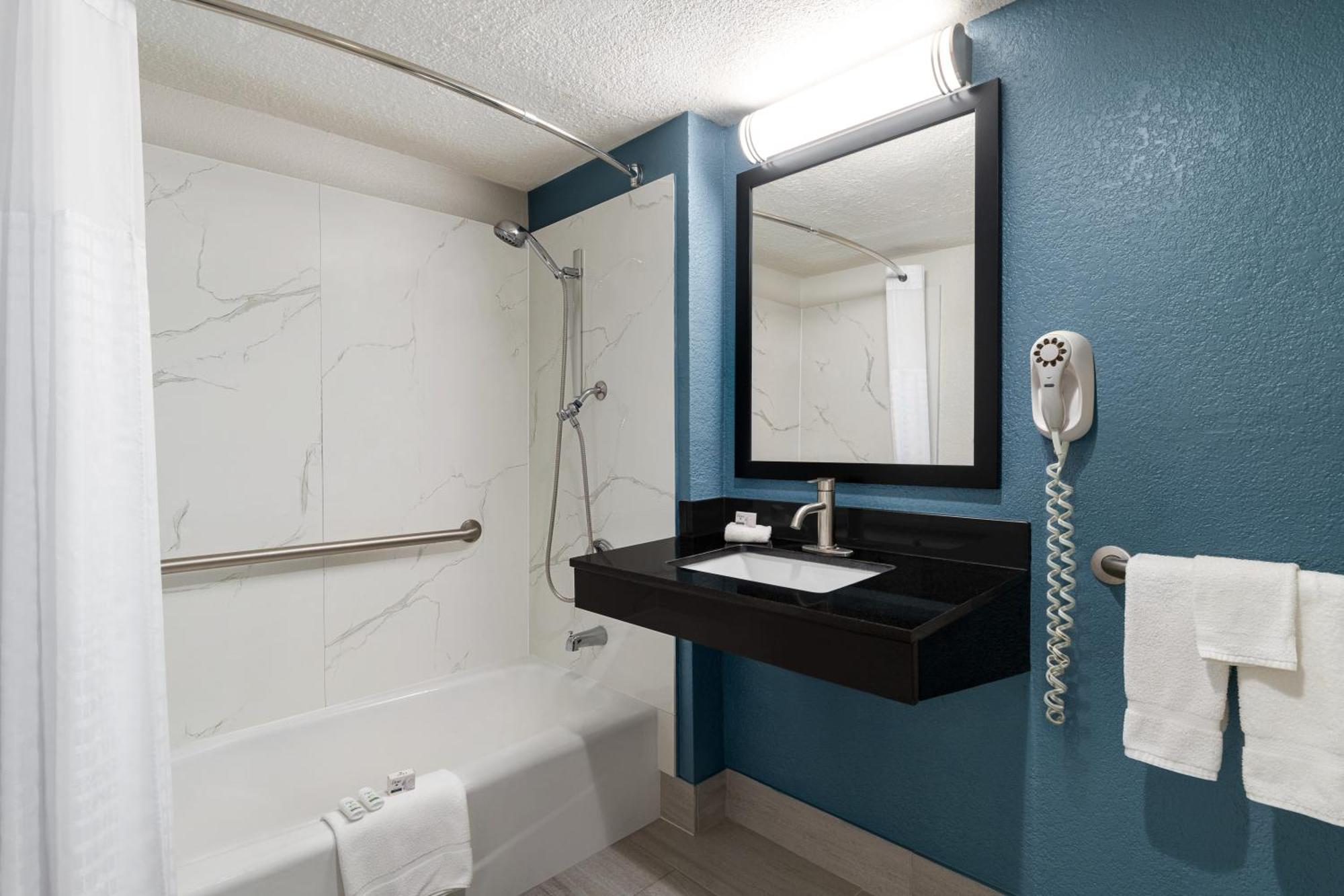 La Quinta Inn By Wyndham Victoria Buitenkant foto