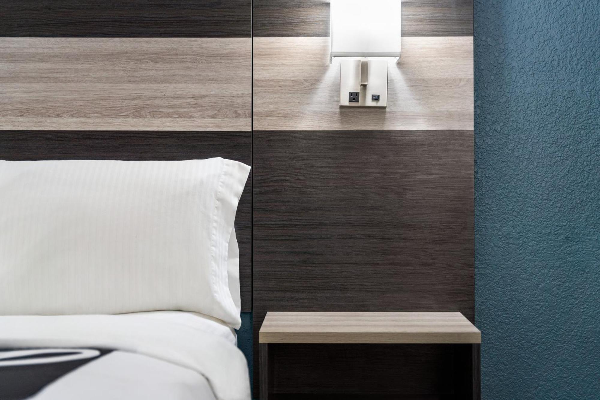 La Quinta Inn By Wyndham Victoria Buitenkant foto
