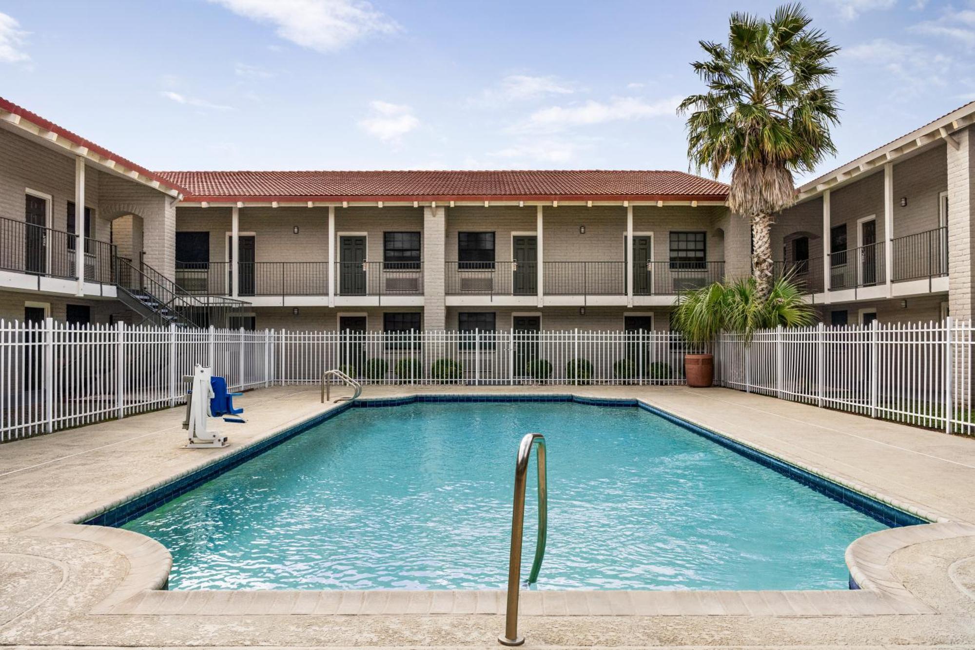 La Quinta Inn By Wyndham Victoria Buitenkant foto